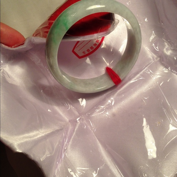 🌹This lucky bangle is real jade, 🌹
